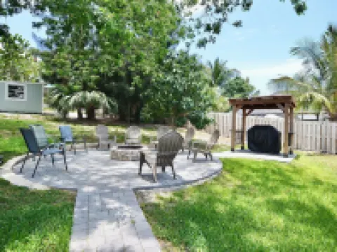 Driftwood Way~ No Checkout Chores Hotels in Jensen Beach
