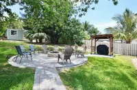 Driftwood Way~ No Checkout Chores Hotels in Jensen Beach