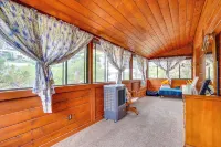 Bisbee Vacation Rental w/ Mountain Views & Sunroom - Homestays