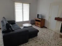 SINGLE-STOREY HOUSE 700M FROM THE SEA - 2 BEDROOMS Hotels in Camiers