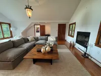 10 Acre Country Estate with Pool, Hot Tub & Views!