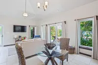 Turtle Villa - ALL INCLUSIVE Luxury One Bed Beachfront Villa with Plunge Pool Hotel a Surfside