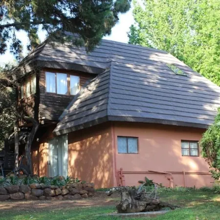 Cosy Cottage with Magnificent Lake and Mountain Views