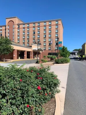 Lynchburg Grand Hotel Hotel dekat Amazement Square