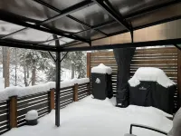 Rocky Mountain Retreat: Private 2 Acres & Hot Tub