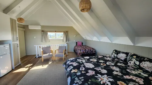 Wintle Street Loft – Walk to the water!