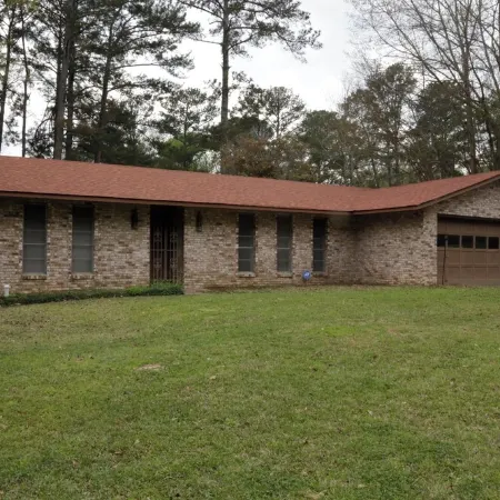 Charming 3-bedroom house in wonderful Jackson with AC, fitness room, WiFi