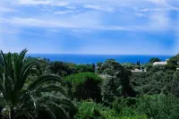 Villa 300m2 with sea view. Sleeps 16. Near St Tropez, Ramatuelle and beaches