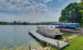 Lakefront Wisconsin Escape w/ Boat Dock & Kayaks!