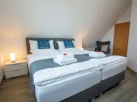 Central, stylish and modern holiday apartment with balcony and box-spring beds Hotels in Mohnesee