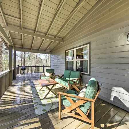 Scenic Murphy Escape with Hot Tub and Fire Pit!