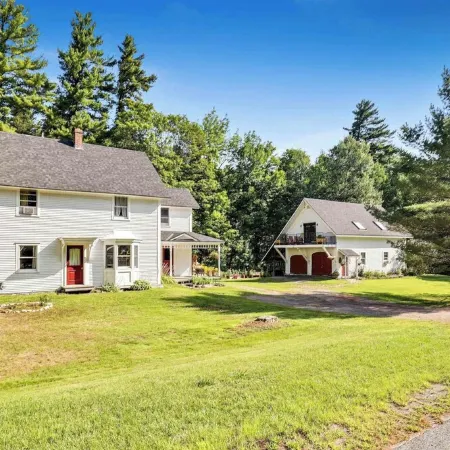 Entire Rustic Farmhouse minutes from Jay Peak Отели в г. Джей