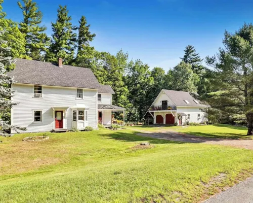 Entire Rustic Farmhouse minutes from Jay Peak Hotels in Jay