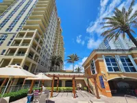 Beach Front Luxury 2-bedroom 2 Bath condo in beautiful Hallandale Beach - พร้อมWifi