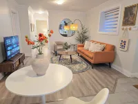 Cozy Coastal Haven l North Van w/parking & laundry Отели рядом с достопримечательностью «Парк Граус Маунтин Риджинал»