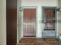 Ponderosa Paradise - NEW w/ King Bed! Pets OKAY