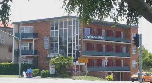 Kingsford Riverside Inn