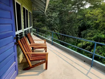 Charming studio with views of the Mopan River in peaceful Bullet Tree Falls Hotels in 