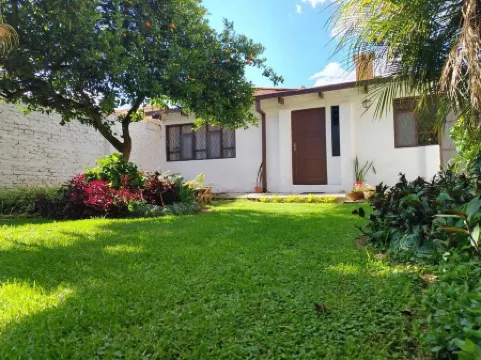 Centrally located studio in Cochabamba, close to mall, parks, movie theaters, museums and more