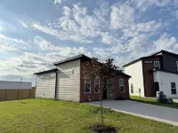 Sophisticated + Cozy Home in Bentonville, Arkansas 森特頓住宿飯店