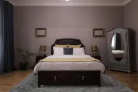 Superb vintage apartment in historical building, 5 min to center Hotels in 