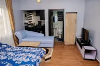 Lovely Studio Flat - Home away from home. Hotels near Vibe arcade