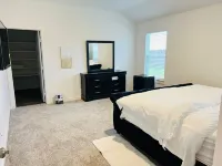 Spacious 5-bedroom house in Evergreen / Pool + Family Friendly