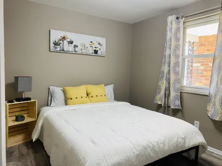 #64 Cozy Downtown Home