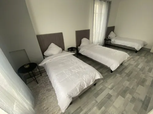 8 Bedroom Private vacation home in Pierrefitte-sur-Seine Hotels in Pierrefitte-sur-Seine