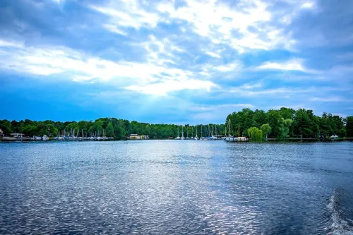 Boating vacation with the yacht Overtime in the Leipziger Neuseenland Hotels in Braunsbedra