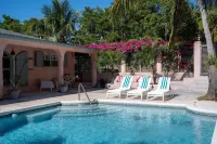 Indigo House 4 Bedroom Home - Pools