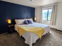 Birch Bungalow: Lead 2 Bedroom/2 Bath Condo. 5 mi to Skiing & 17 mi to Sturgis Hotel di Lead