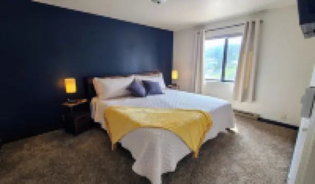 Birch Bungalow: Lead 2 Bedroom/2 Bath Condo. 5 mi to Skiing & 17 mi to Sturgis