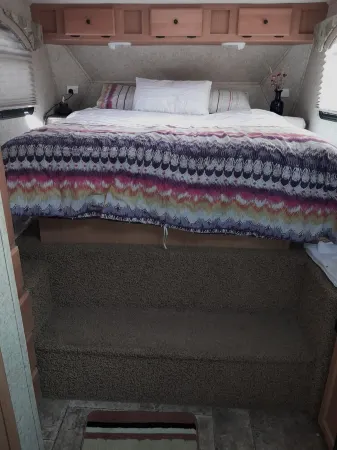 Caravan large kitchen shower toilet fridge airconditioned washing machine Отели в г. Бордертаун