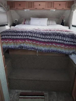 Caravan large kitchen shower toilet fridge airconditioned washing machine Hotels in Bordertown