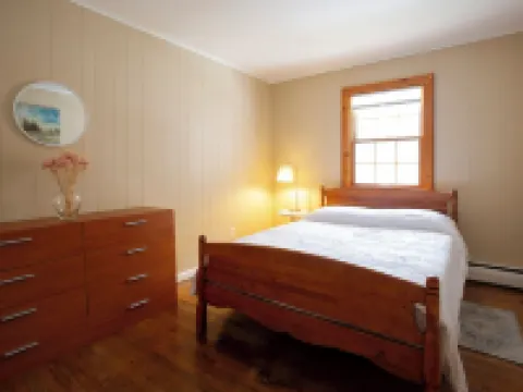 Charming 4-bedroom home with AC and WiFi close to downtown historic Honesdale 洪斯代爾酒店