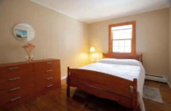 Charming 4-bedroom home with AC and WiFi close to downtown historic Honesdale Hotels in Honesdale