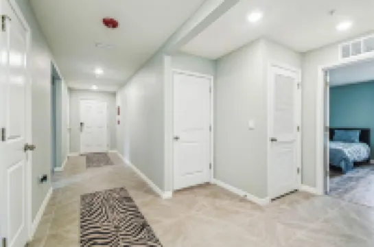 Modern 4BR Home Entire House Free Coffee & WiFi