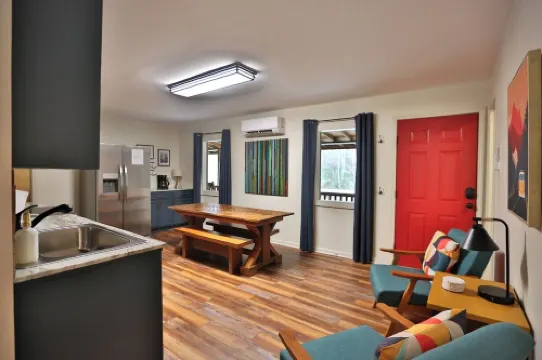 The Hala Lodge and Campground -Riverfront Class 5 -2bed/2bath on Nantahala River