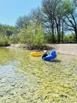 Charming 2-bedroom cabin right on the Frio River - Cabin #1 - Feriehus
