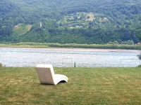 Cozy guest house by the lake Hotels in 