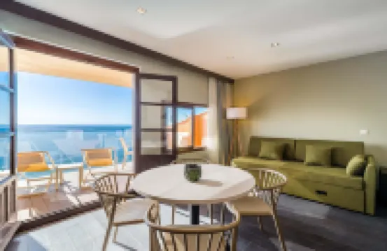 Occidental Pueblo Acantilado