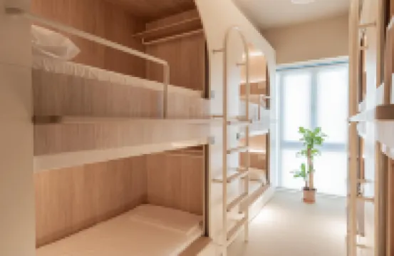 โรงแรม ลิทเทอรัล