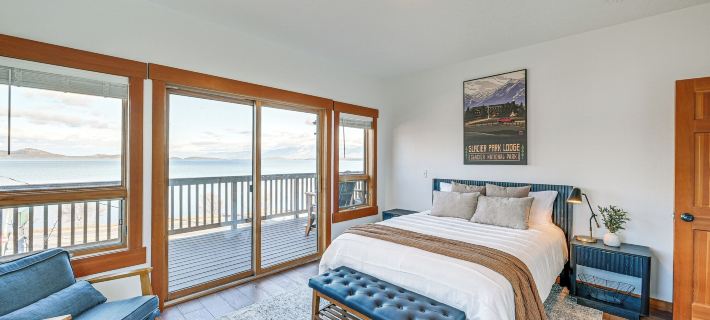 Walk to Flathead Lake: Polson Home w/ Balcony Hotels in Lake County