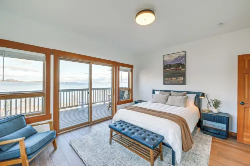 Walk to Flathead Lake: Polson Home w/ Balcony - WiFi