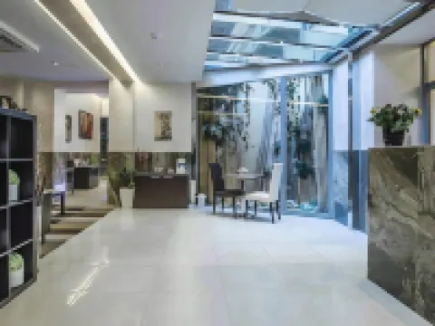 โรงแรมกาโตเน ดิสทริกต์ โรงแรมในโรม