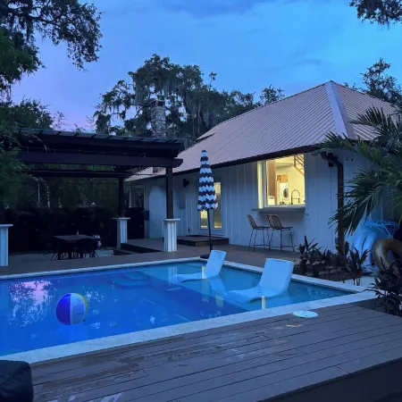The May House - Heated Pool - Historic Downtown