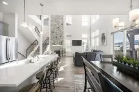 Newly constructed 4 bedroom in Deer Springs. Hotels in Hideout