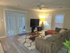 3 Bedroom 2 Bathroom Cozy, Condo in Laurel, Maryland - Central Location