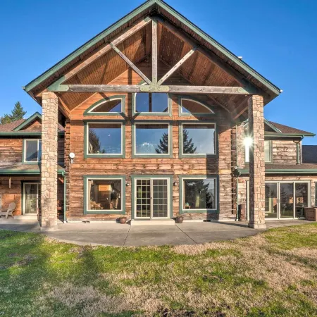 Brookings Vacation Rental Lodge on 88 Acres!